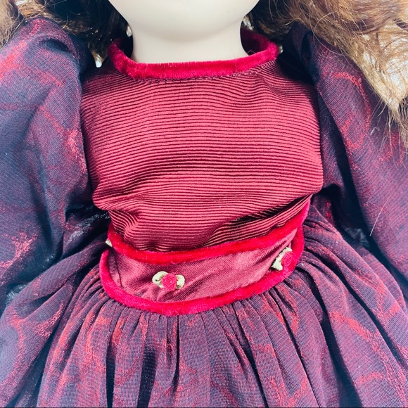 Victorian Grace Russ “Elizabeth” Porcelain Doll - Picture 5 of 8